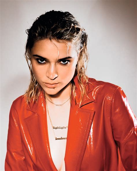 Lolo Zouaï .